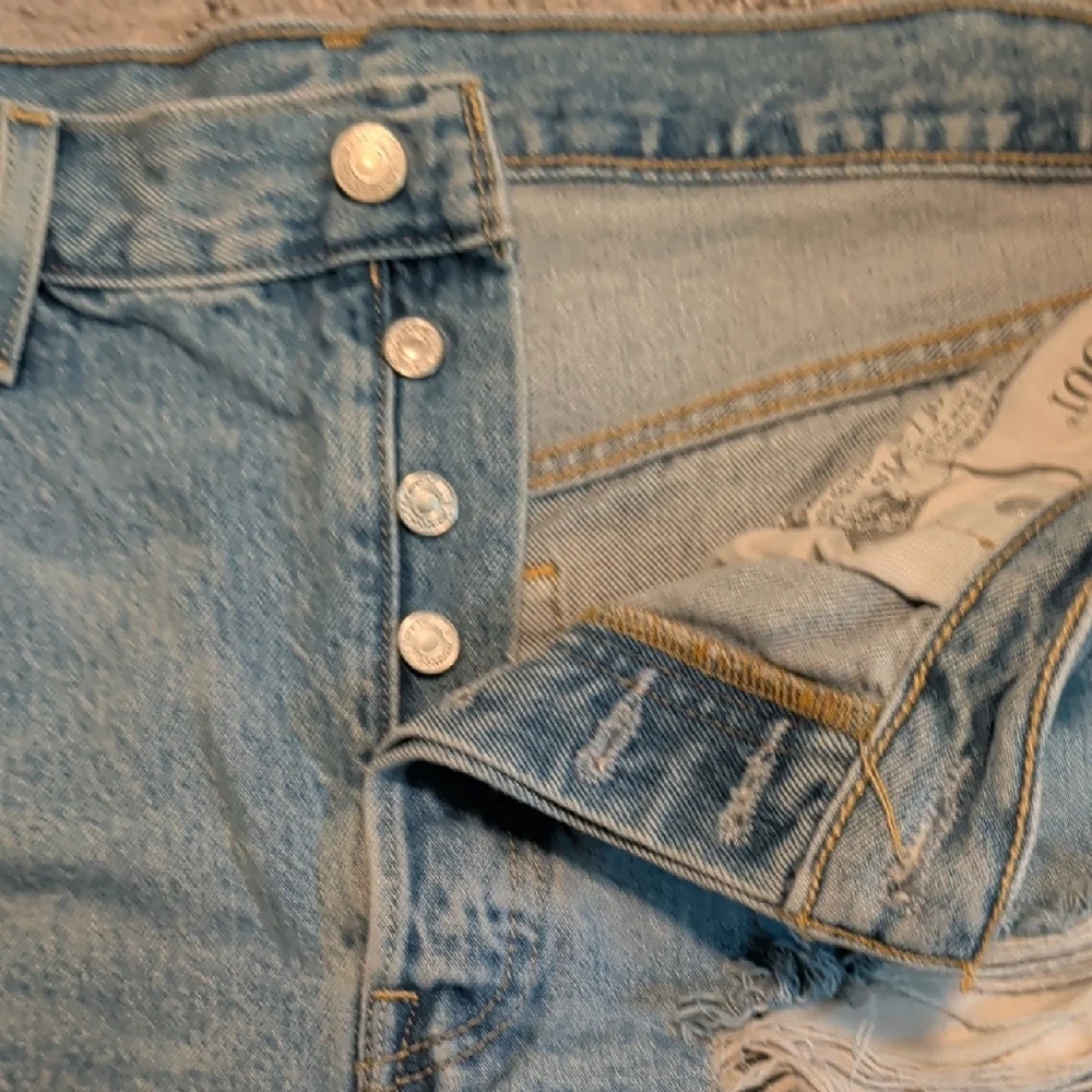 Levis 501 Button Fly Denim Shorts - Picture 5 of 8